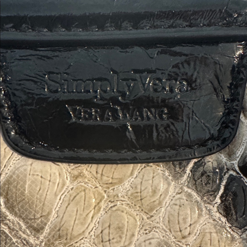 Vera wang Elegant Black and Cream Women's Handbag - Picture 2 of 7